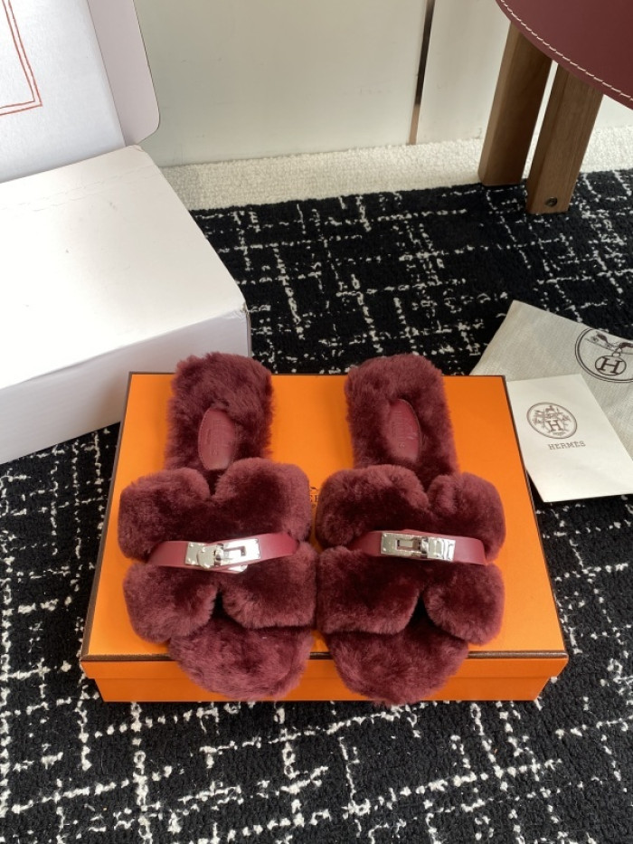 H**mes SLIPPERS