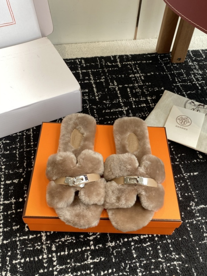 H**mes SLIPPERS