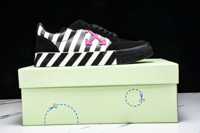 Off-White c/o Virgil Abloh