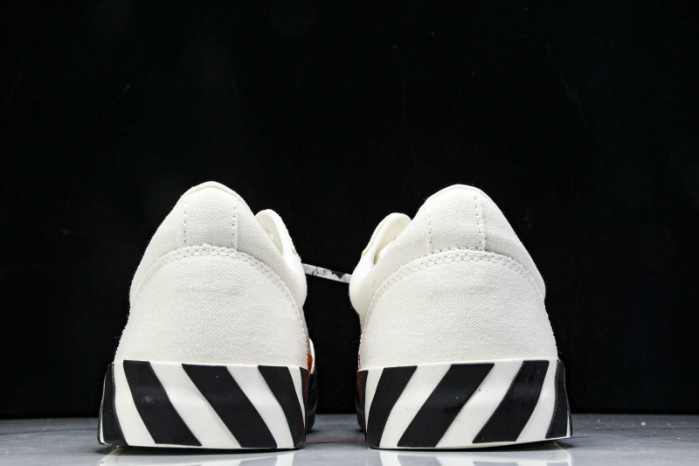 Off-White c/o Virgil Abloh