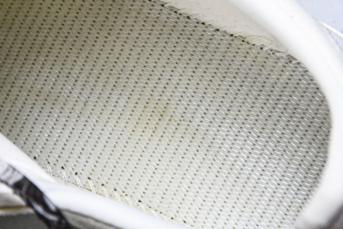 Off-White c/o Virgil Abloh