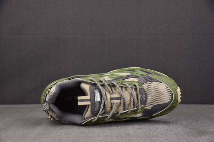 Off-White c/o Virgil Abloh