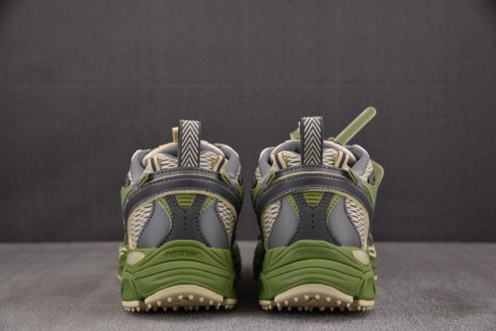 Off-White c/o Virgil Abloh