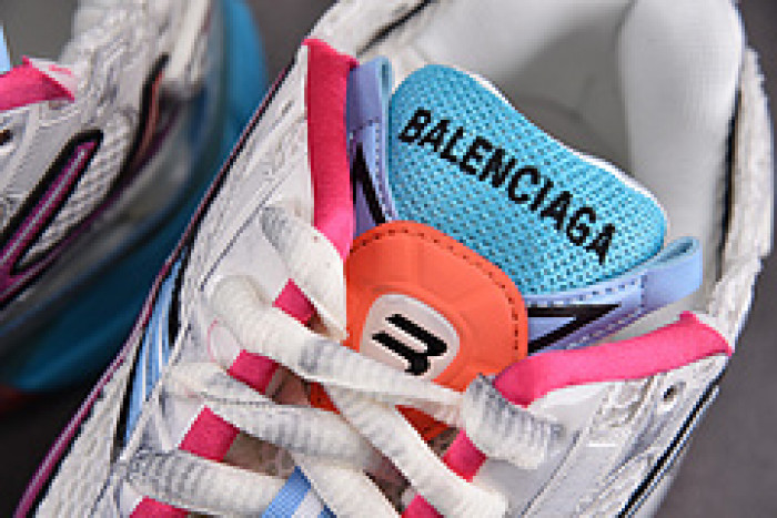 Ba*len*cia*ga Runner 772774 W3RMU 9458