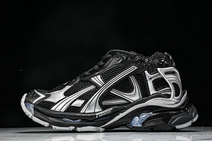 Ba*len*cia*ga Runner 772774 W3RNY 0322