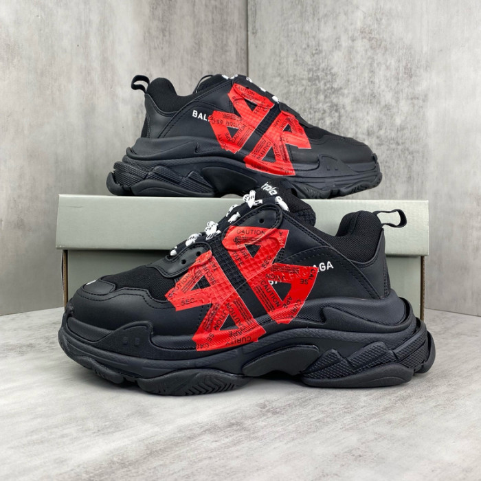 Ba*len*cia*ga Triple S SNEAKER
