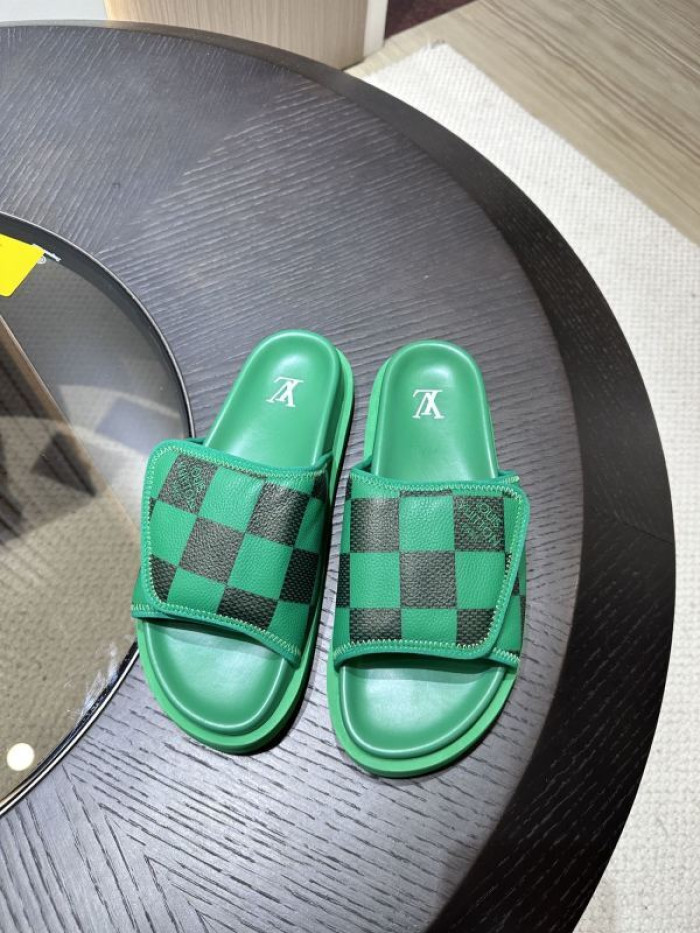L0VT SANDALS