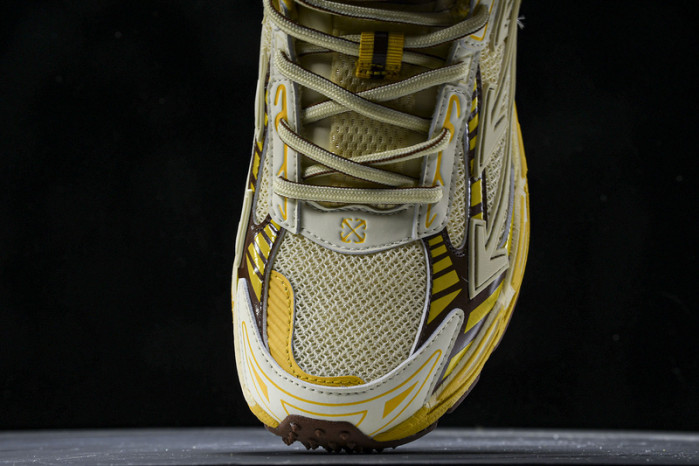 Off-White c/o Virgil Abloh