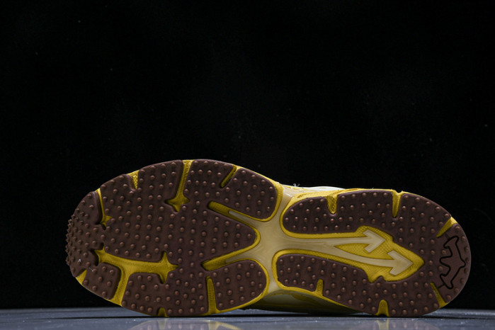 Off-White c/o Virgil Abloh