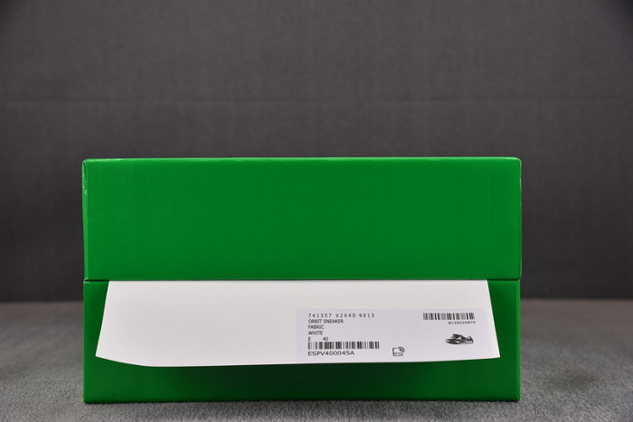 Bo*te*ga Ve*ne*ta BV036