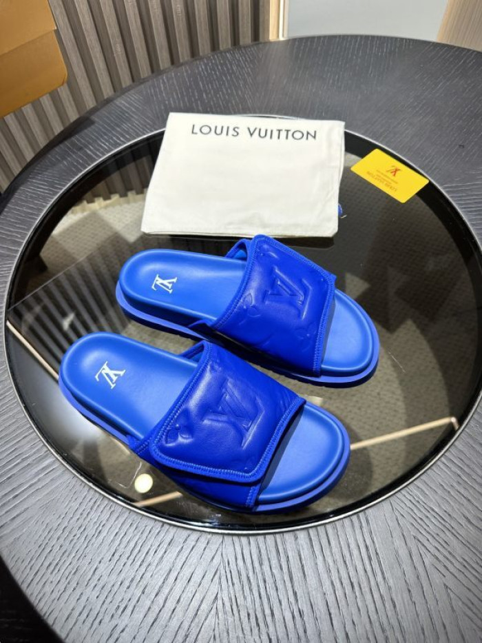 L0VT SANDALS