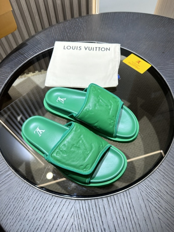 L0VT SANDALS