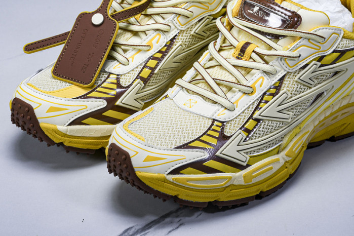 Off-White c/o Virgil Abloh