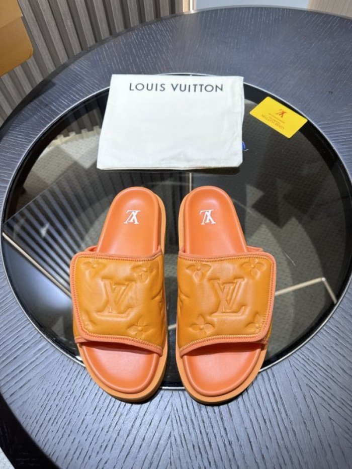 L0VT SANDALS