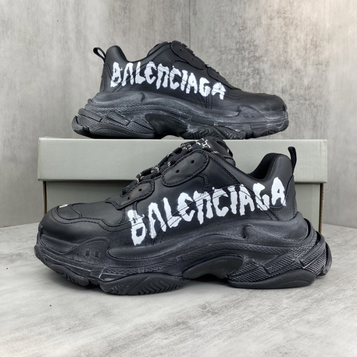 Ba*len*cia*ga Triple S SNEAKER