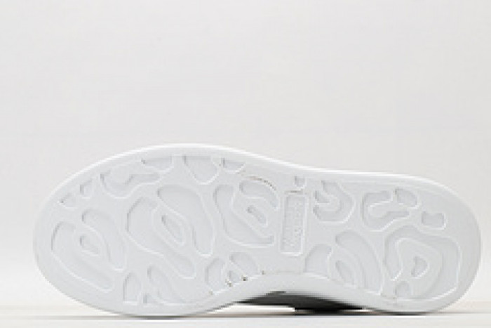 Ale*d*r M*Q*en E2705