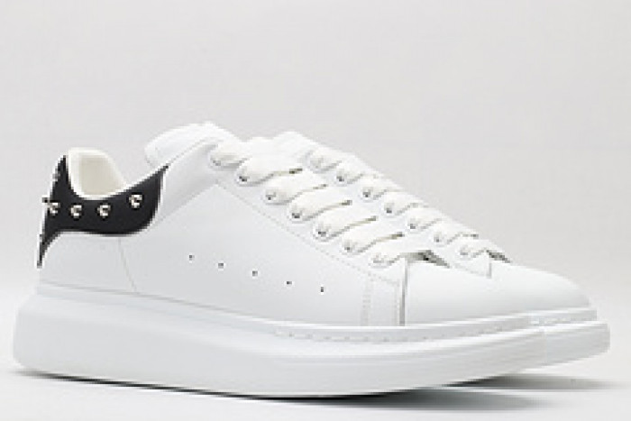 Ale*d*r M*Q*en E2707