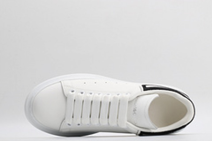 Ale*d*r M*Q*en E2711