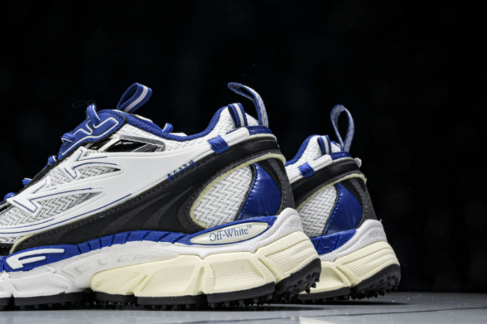 Off-White c/o Virgil Abloh