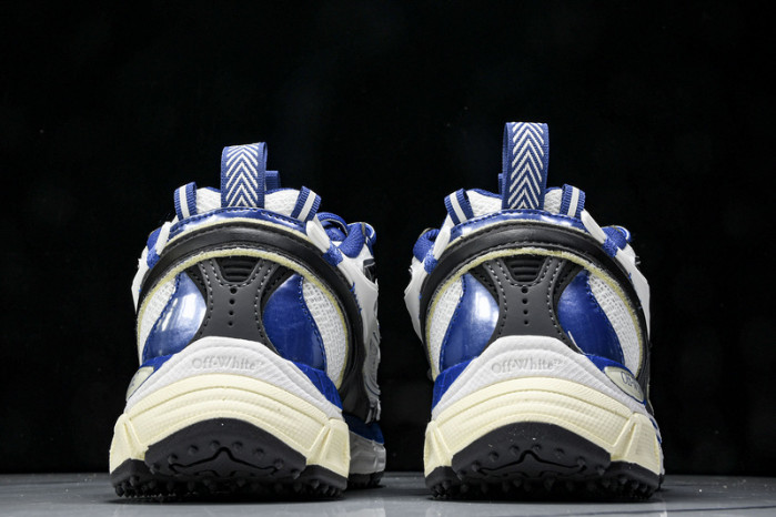 Off-White c/o Virgil Abloh