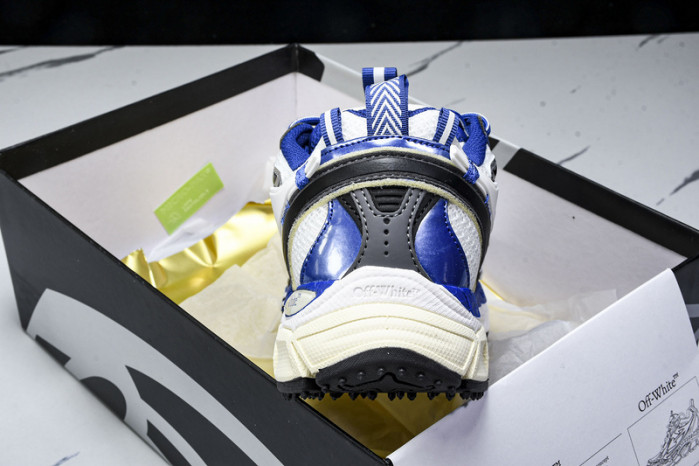 Off-White c/o Virgil Abloh