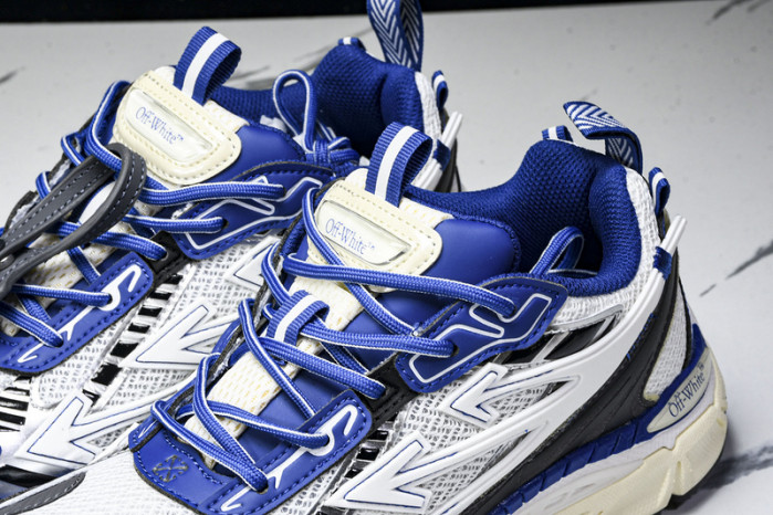 Off-White c/o Virgil Abloh