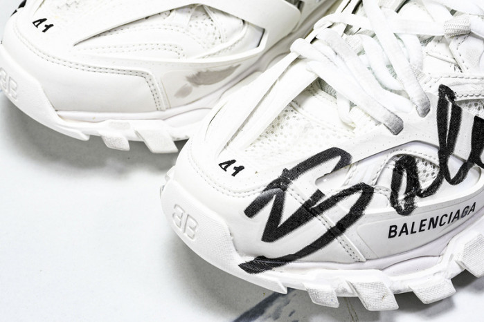 Ba*len*cia*ga TRACK 825417 WDTSC 1000