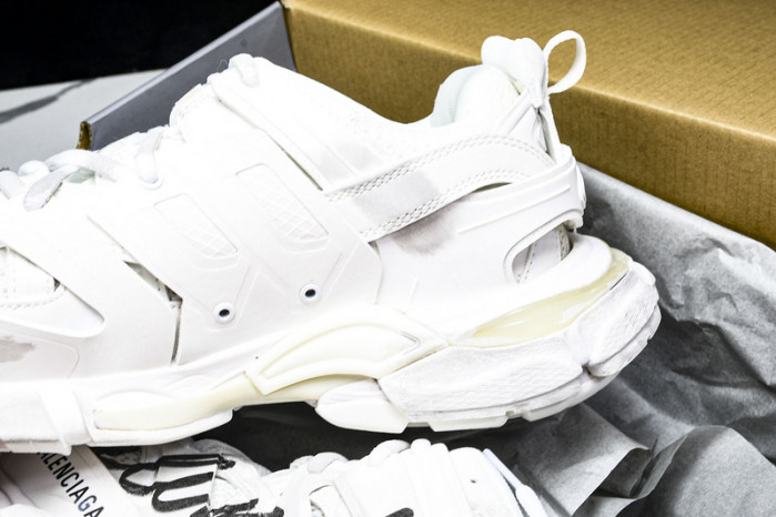 Ba*len*cia*ga TRACK 825417 WDTSC 1000