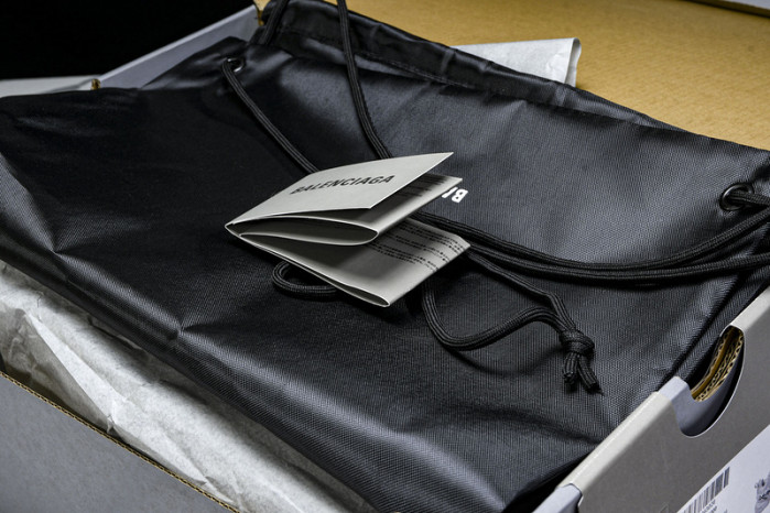 Ba*len*cia*ga TRACK 825417 WDTSC 1000