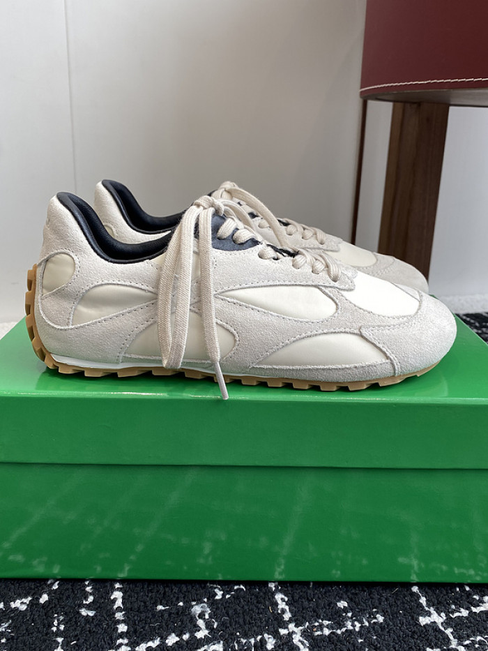 Bo*te*ga Ve*ne*ta BV055