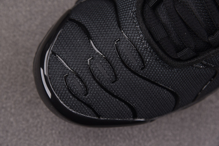 Nike Air Max Plus "Multi-Swoosh" | FJ4224-001