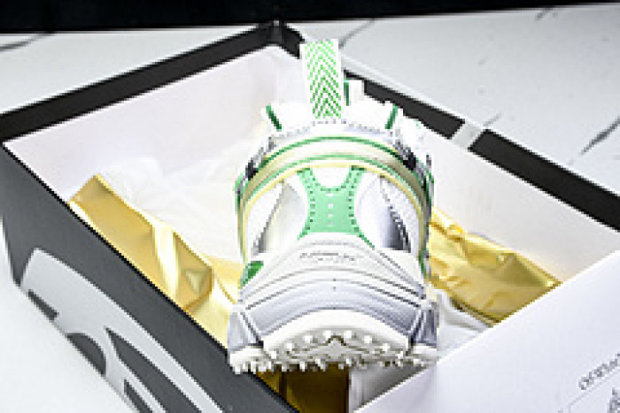 Off-White c/o Virgil Abloh