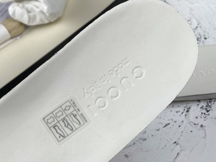 G*u*i LOW-TOP SNEAKER WHITE E1247