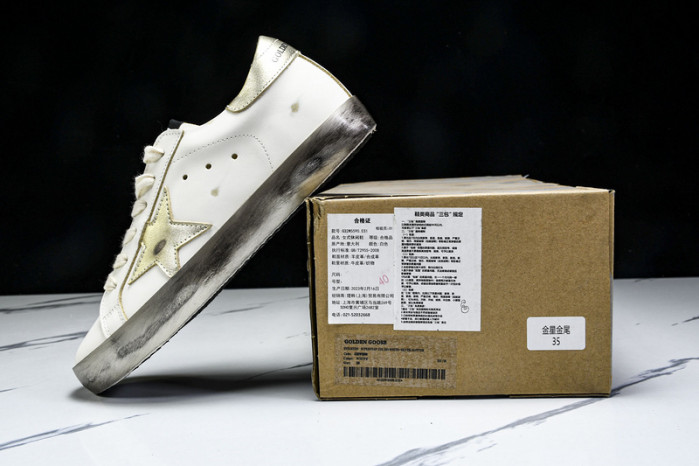 Golden Go*e S*per-Star SNEAKER GG07