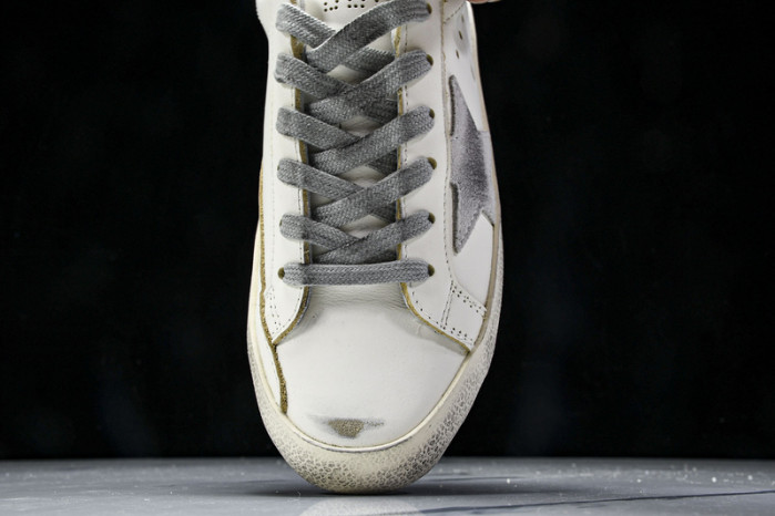 Golden Go*e S*per-Star SNEAKER GG08