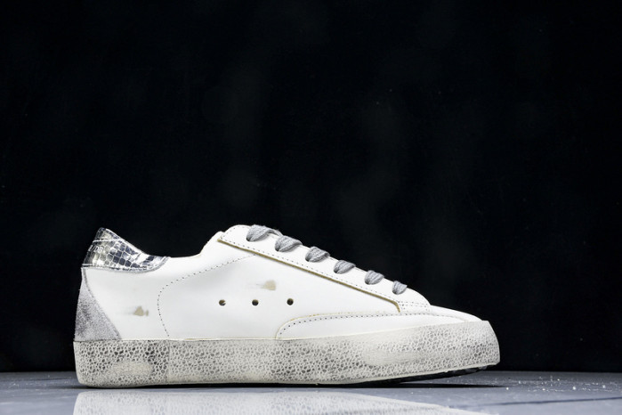 Golden Go*e S*per-Star SNEAKER GG08