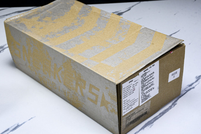 Golden Go*e S*per-Star SNEAKER GG08