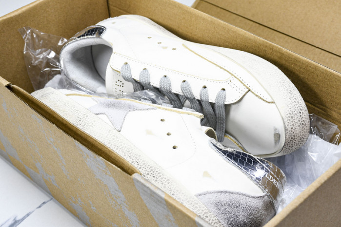 Golden Go*e S*per-Star SNEAKER GG08