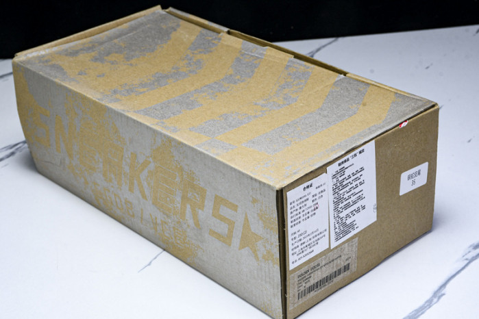 Golden Go*e S*per-Star SNEAKER GG08