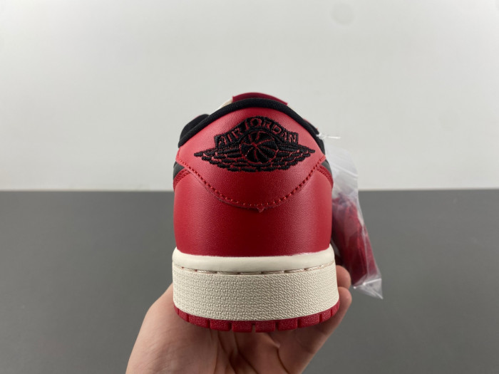 Jordan 1 Low OG "Chicago"HQ6998-600