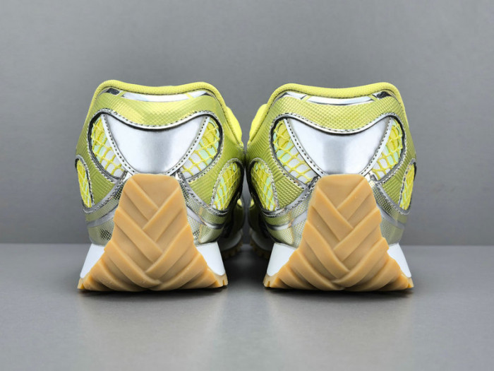 Bo*te*ga Ve*ne*ta BV047