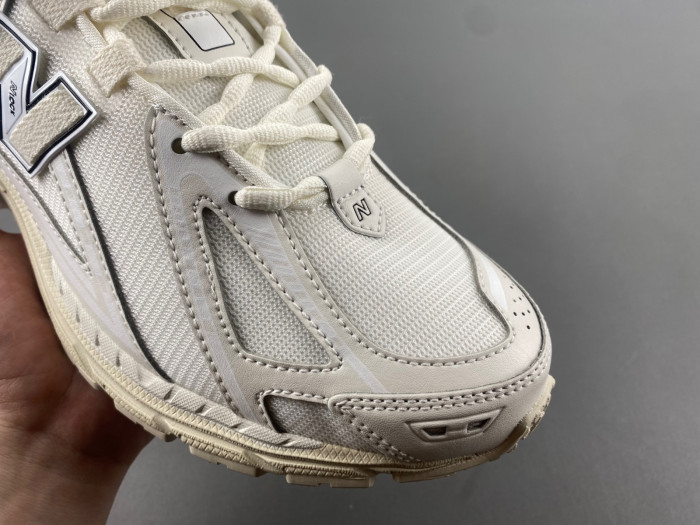 New Balance M1906RWW