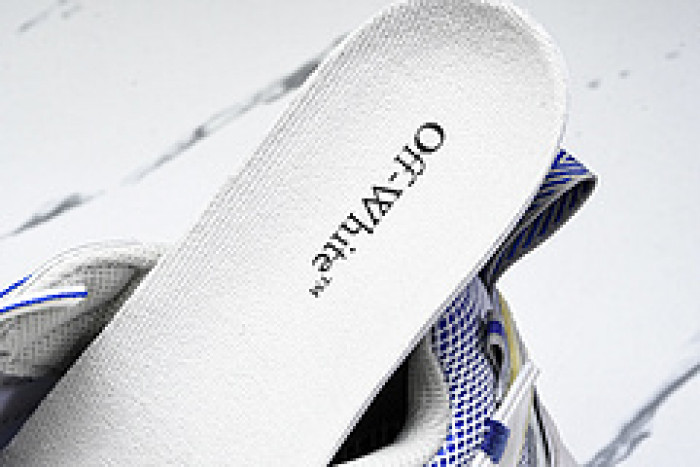 Off-White c/o Virgil Abloh