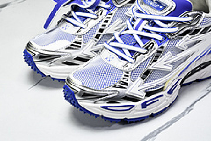 Off-White c/o Virgil Abloh