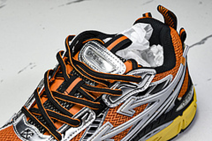 Off-White c/o Virgil Abloh