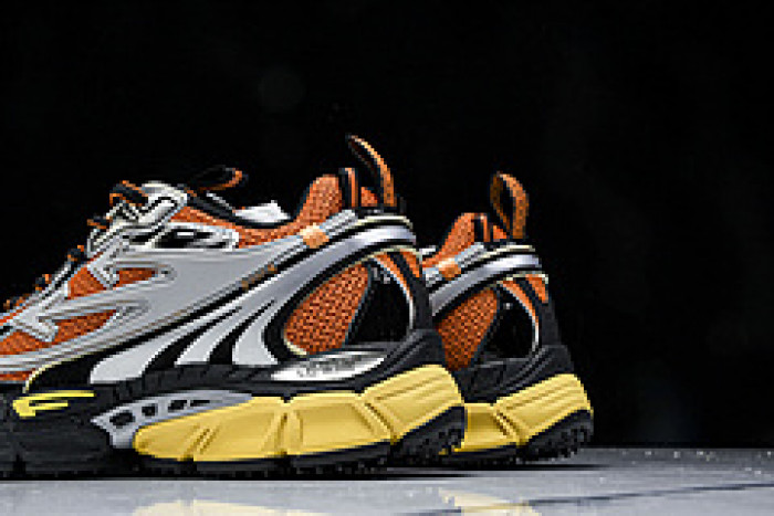 Off-White c/o Virgil Abloh