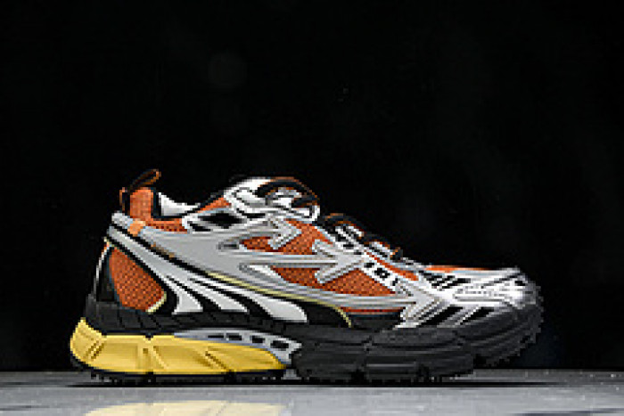 Off-White c/o Virgil Abloh