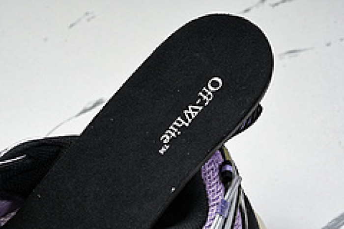 Off-White c/o Virgil Abloh