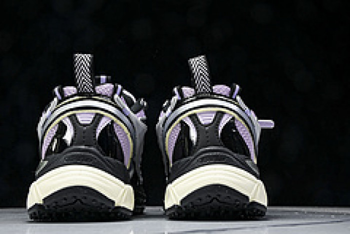 Off-White c/o Virgil Abloh