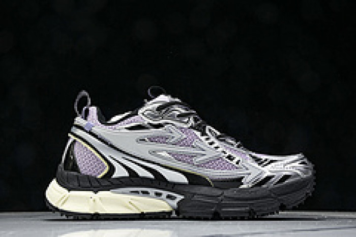 Off-White c/o Virgil Abloh